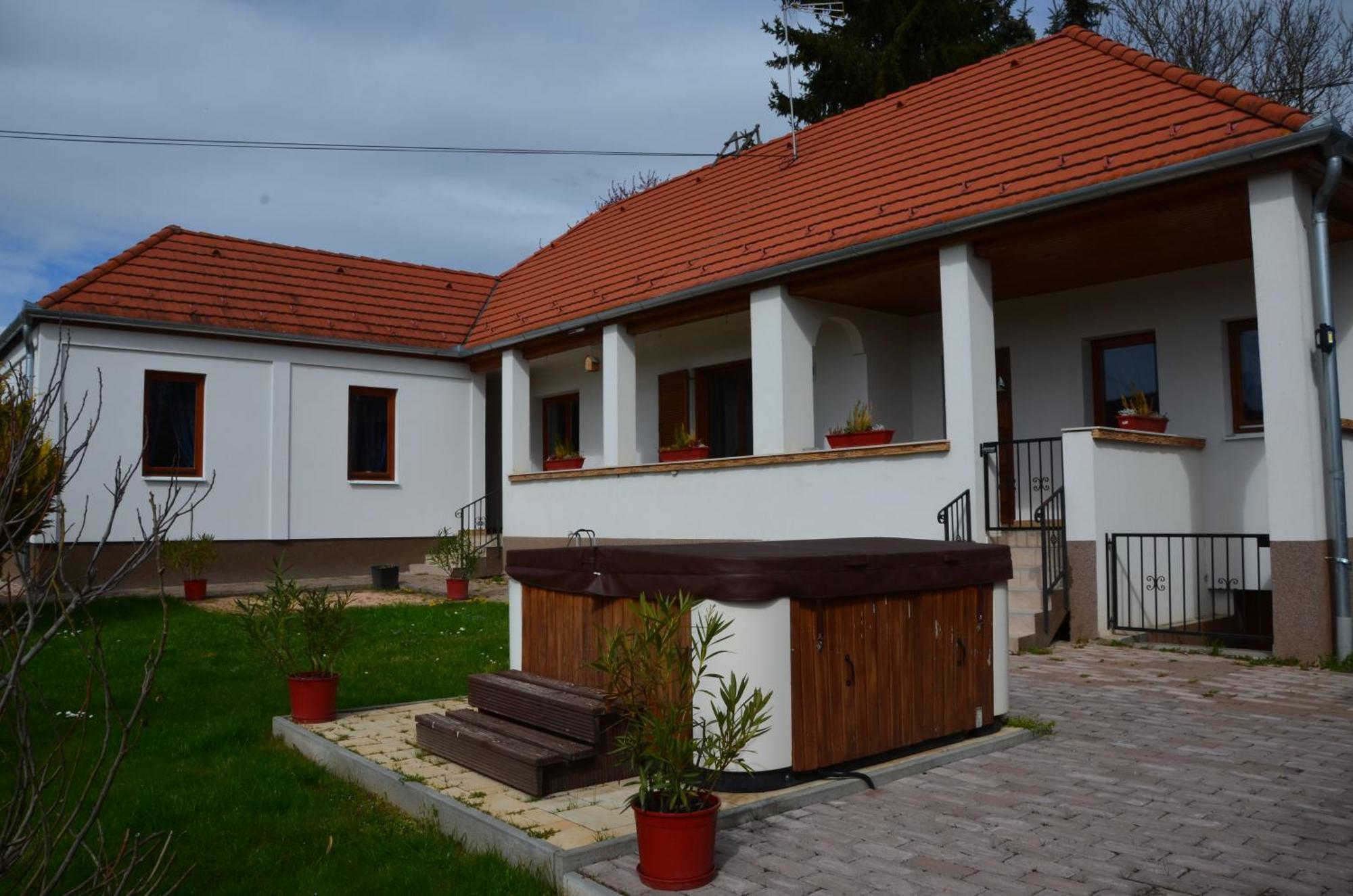 Kerekerdo Vendeghaz Hotel Kisszekely Exterior foto